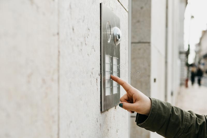 Interphone vidéo : un outil de sécurité et de confort